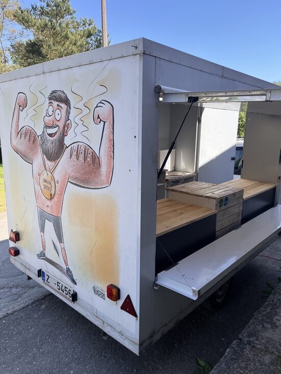 Izbraukuma tirdzniecības treileris