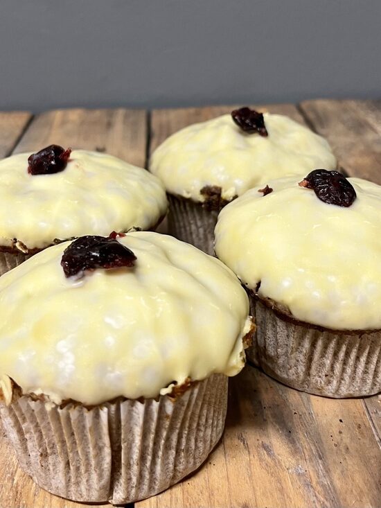 Burkānu kēksiņi ar balto šokolādi un dzērvenēm 4.gb